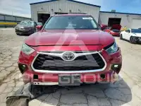 2021 Toyota Highlander photo