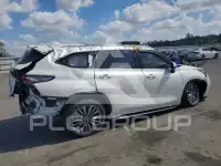 2021 Toyota Highlander photo