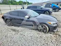 2021 KIA Stinger photo