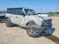 2021 Ford BRONCO photo