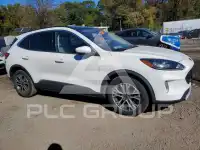 2021 Ford ESCAPE photo