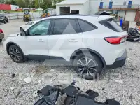 2021 Ford ESCAPE photo