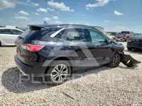 2021 Ford ESCAPE photo