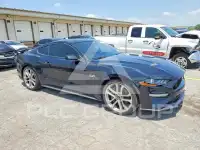 2021 Ford MUSTANG photo