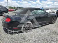 2021 Ford MUSTANG photo