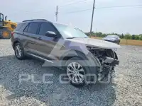 2021 Ford EXPLORER photo