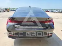 2021 Hyundai Elantra фото