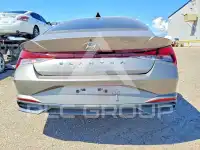 2021 Hyundai Elantra photo