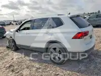 2021 Volkswagen Tiguan photo