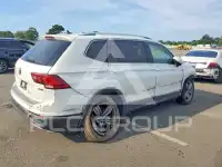 2021 Volkswagen Tiguan photo