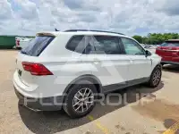 2021 Volkswagen Tiguan photo