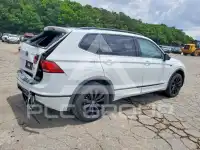 2021 Volkswagen Tiguan photo