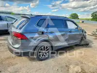 2021 Volkswagen Tiguan photo