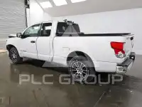 2022 Nissan TITAN фото