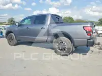 2022 Nissan TITAN photo