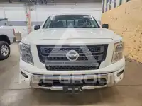 2022 Nissan TITAN фото