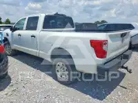 2022 Nissan TITAN фото