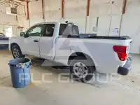 2022 Nissan TITAN photo