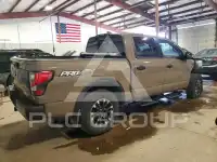 2022 Nissan TITAN фото