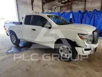 2022 Nissan TITAN photo