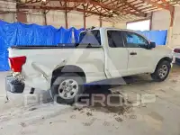 2022 Nissan TITAN photo