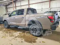 2022 Nissan TITAN фото