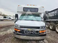 2022 Chevrolet Express фото