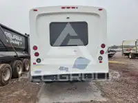 2022 Chevrolet Express фото