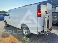 2022 Chevrolet Express фото