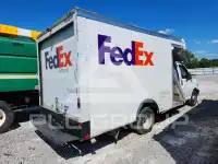 2022 Chevrolet Express фото