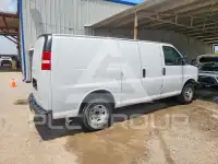 2022 Chevrolet Express фото
