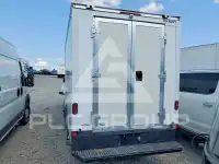 2022 Chevrolet Express фото