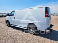 2022 Chevrolet Express фото