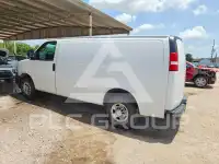 2022 Chevrolet Express фото