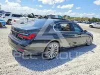 2022 BMW 740 photo