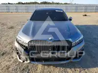 2022 BMW 750 фото
