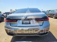 2022 BMW 750 фото