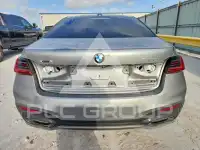 2022 BMW 750 фото