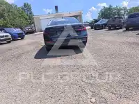 2022 BMW 750 photo