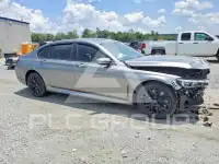 2022 BMW 750 фото