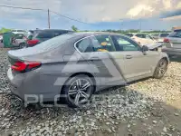 2022 BMW 530 фото