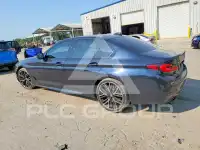 2022 BMW 530 фото