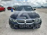 2022 BMW 330 фото