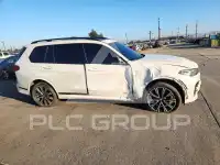 2022 BMW X7 фото