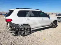 2022 BMW X7 фото
