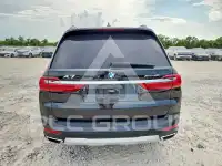 2022 BMW X7 photo