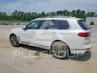 2022 BMW X7 фото