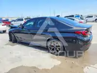 2022 BMW 530 фото