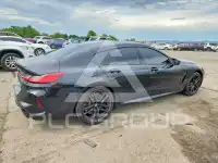2022 BMW M8 фото