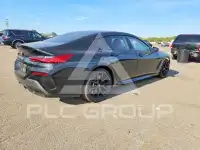 2022 BMW M8 фото